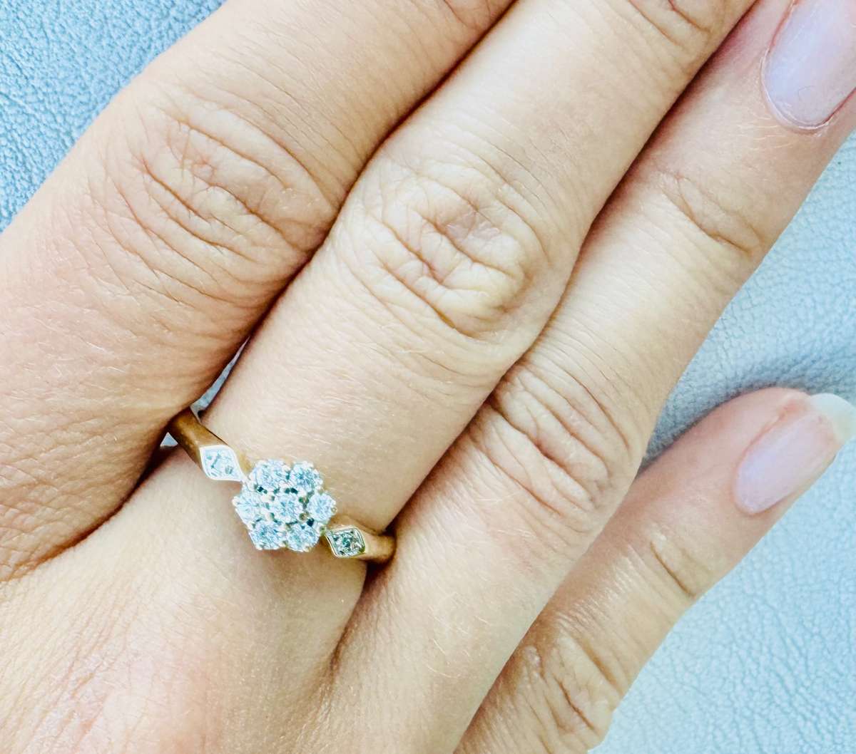 ENGLISH COLLECTABLE MILLENNIUM HALLMARK 9CT YELLOW GOLD DIAMOND RING