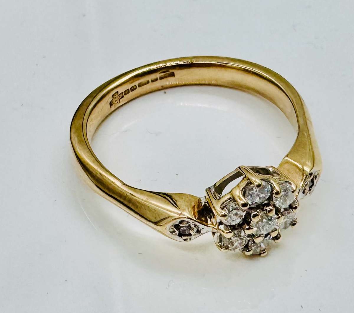 ENGLISH COLLECTABLE MILLENNIUM HALLMARK 9CT YELLOW GOLD DIAMOND RING