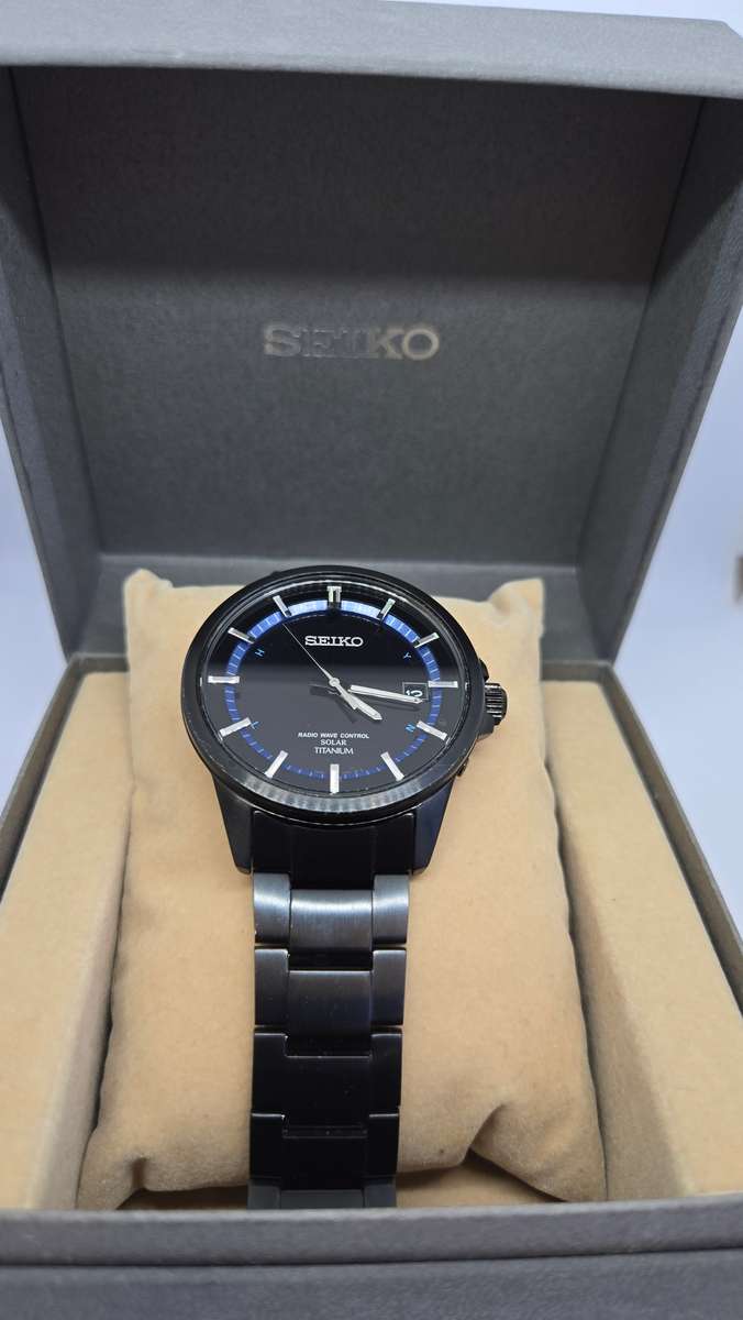 Men's Black Seiko Titanium Solar Watch (Japanese Import)