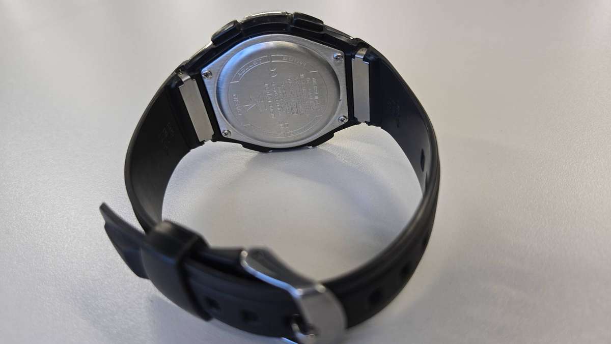 Casio Waveceptor Multiband 6 Solar Quartz watch (Japan import)