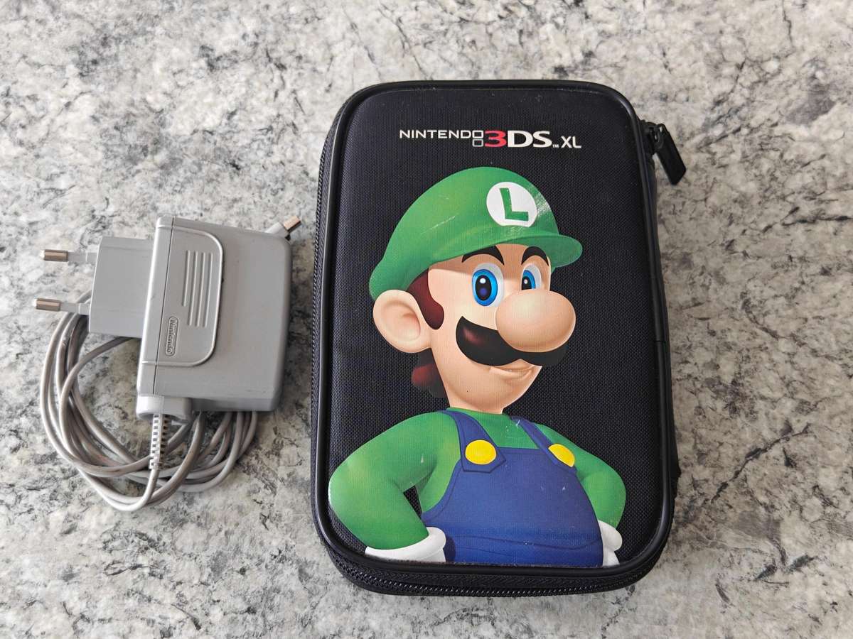 Nintendo 3DS XL The Legend Of Zelda A Link Between Worlds Limited Edition Excellent Condition!