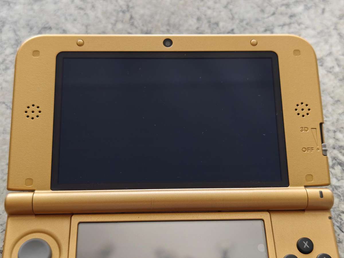 Nintendo 3DS XL The Legend Of Zelda A Link Between Worlds Limited Edition Excellent Condition!