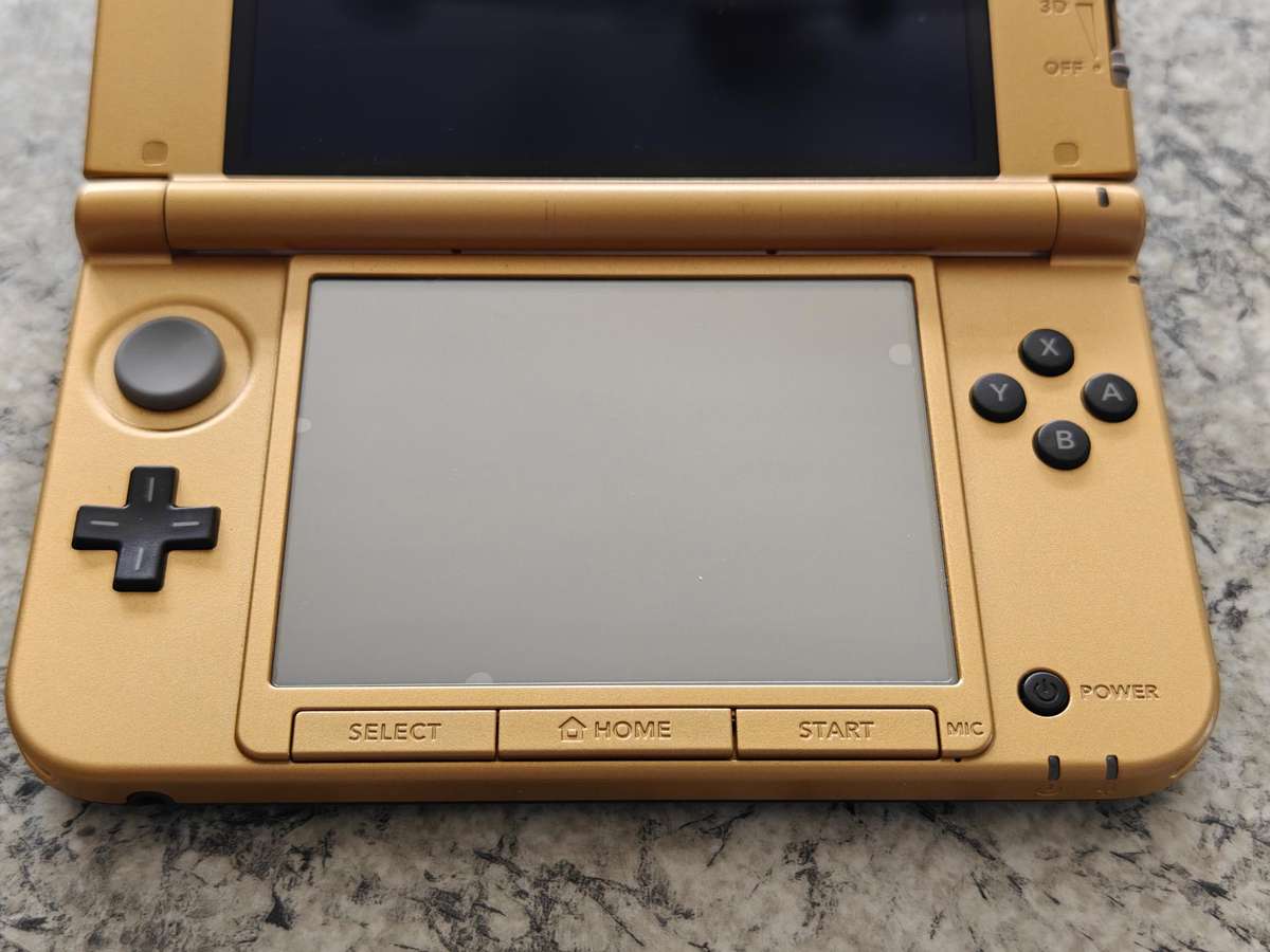 Nintendo 3DS XL The Legend Of Zelda A Link Between Worlds Limited Edition Excellent Condition!