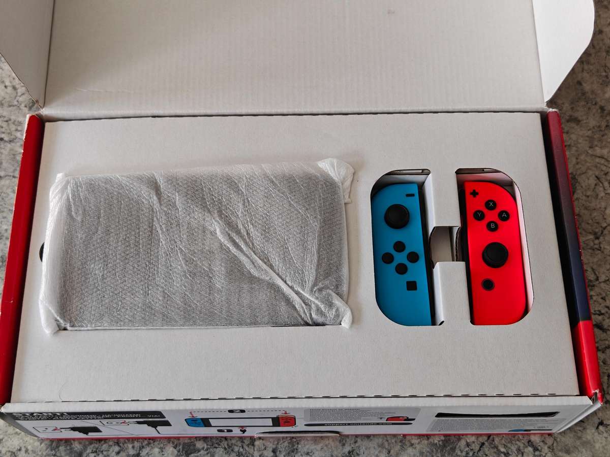 Nintendo Switch V2 Neon Blue/Neon Red Console Boxed Great Condition!