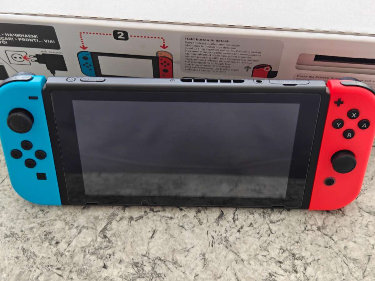 Nintendo Switch V2 Neon Blue/Neon Red Console Boxed Great Condition!