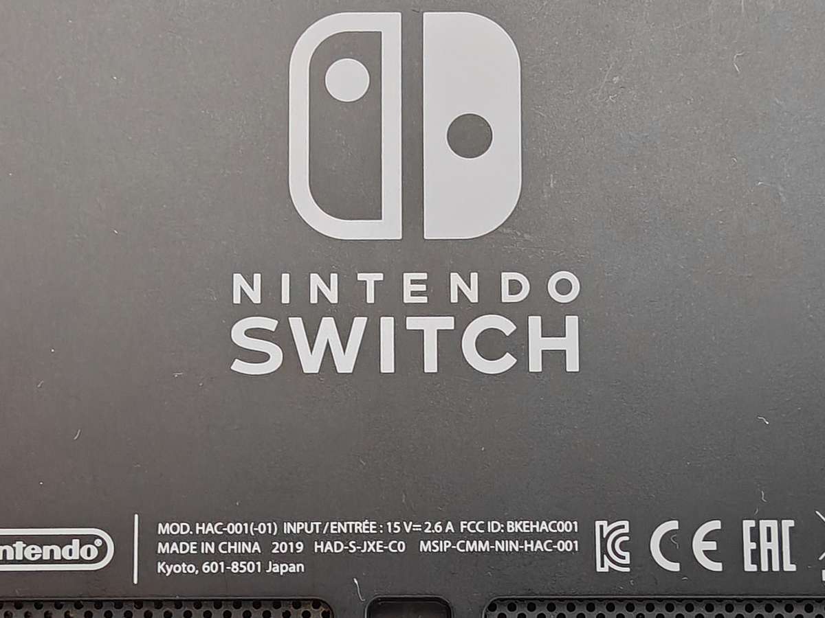 Nintendo Switch V2 Neon Blue/Neon Red Console Boxed Great Condition!