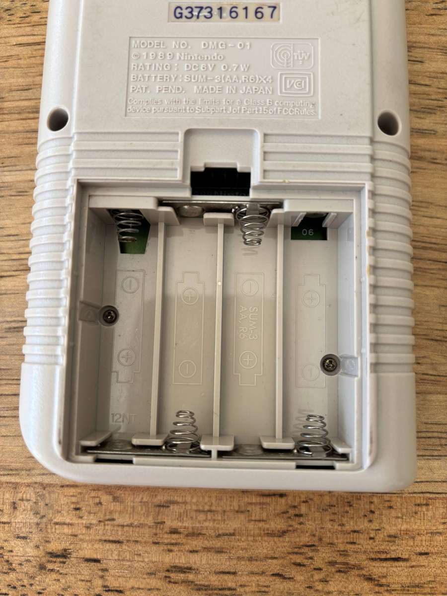 Original Nintendo Game Boy With Free Game Immaculate Condition! (RARE FIND)
