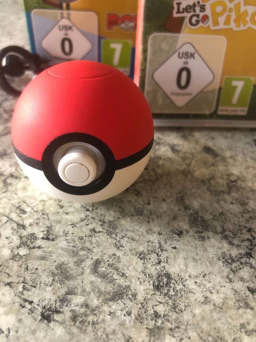 Pokemon Lets Go Pikachu + Poke Ball Plus Nintendo Switch Like New! (See Pics)