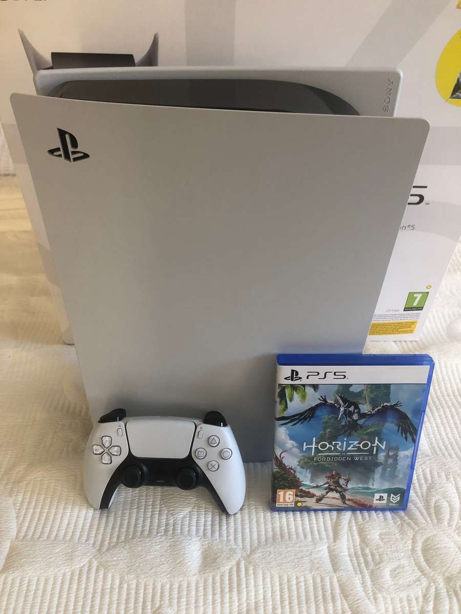 Playstation 5 Disc Edition Boxed With Horizon Forbidden West Great Condition!