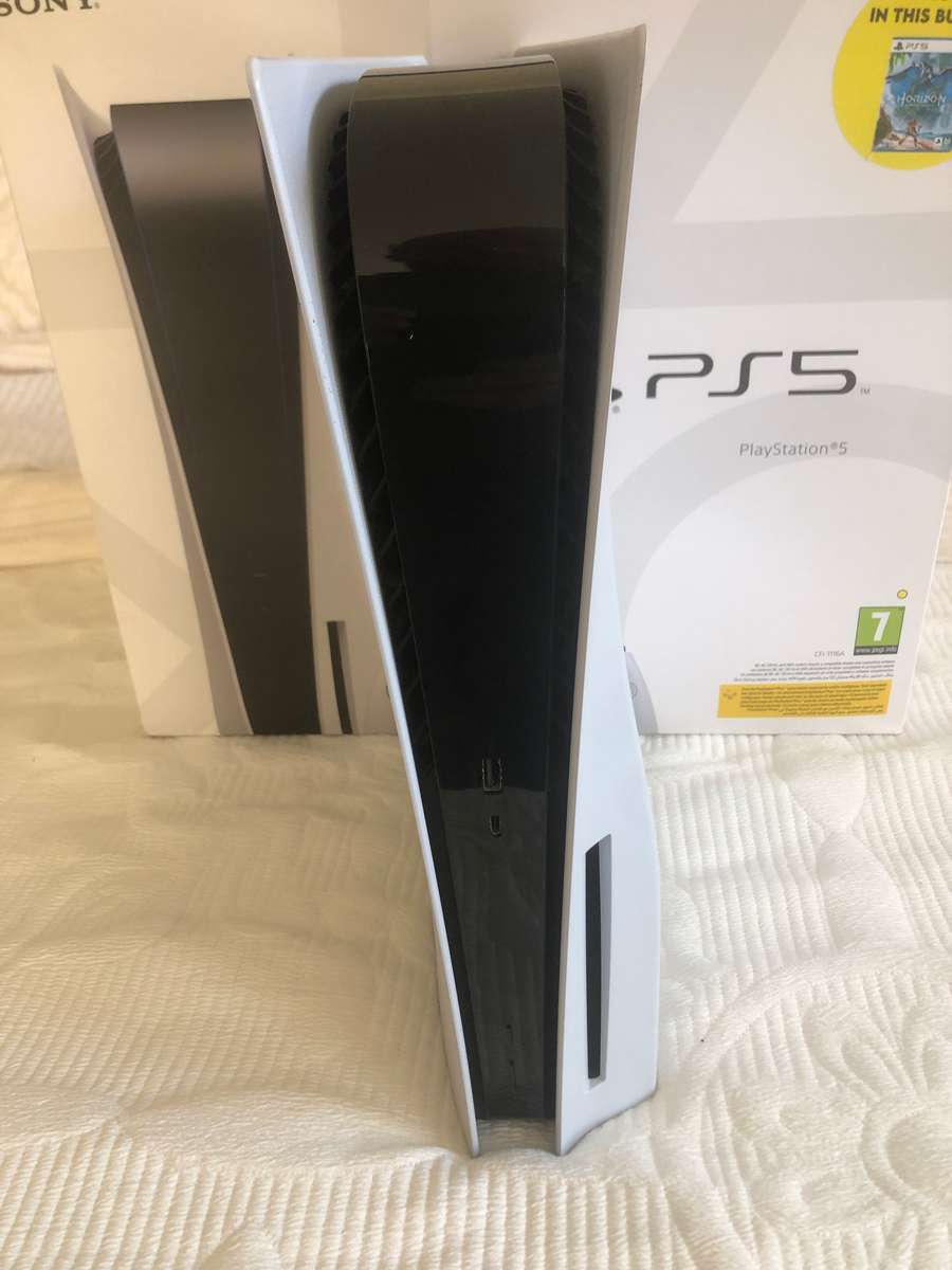 Playstation 5 Disc Edition Boxed With Horizon Forbidden West Great Condition!