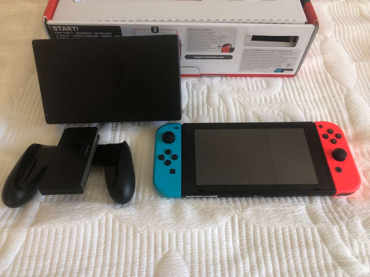 Nintendo Switch V2 Neon Blue/Neon Red Console Boxed Great Condition!
