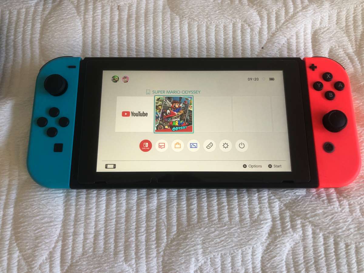 Nintendo Switch V2 Neon Blue/Neon Red Console Boxed Great Condition!