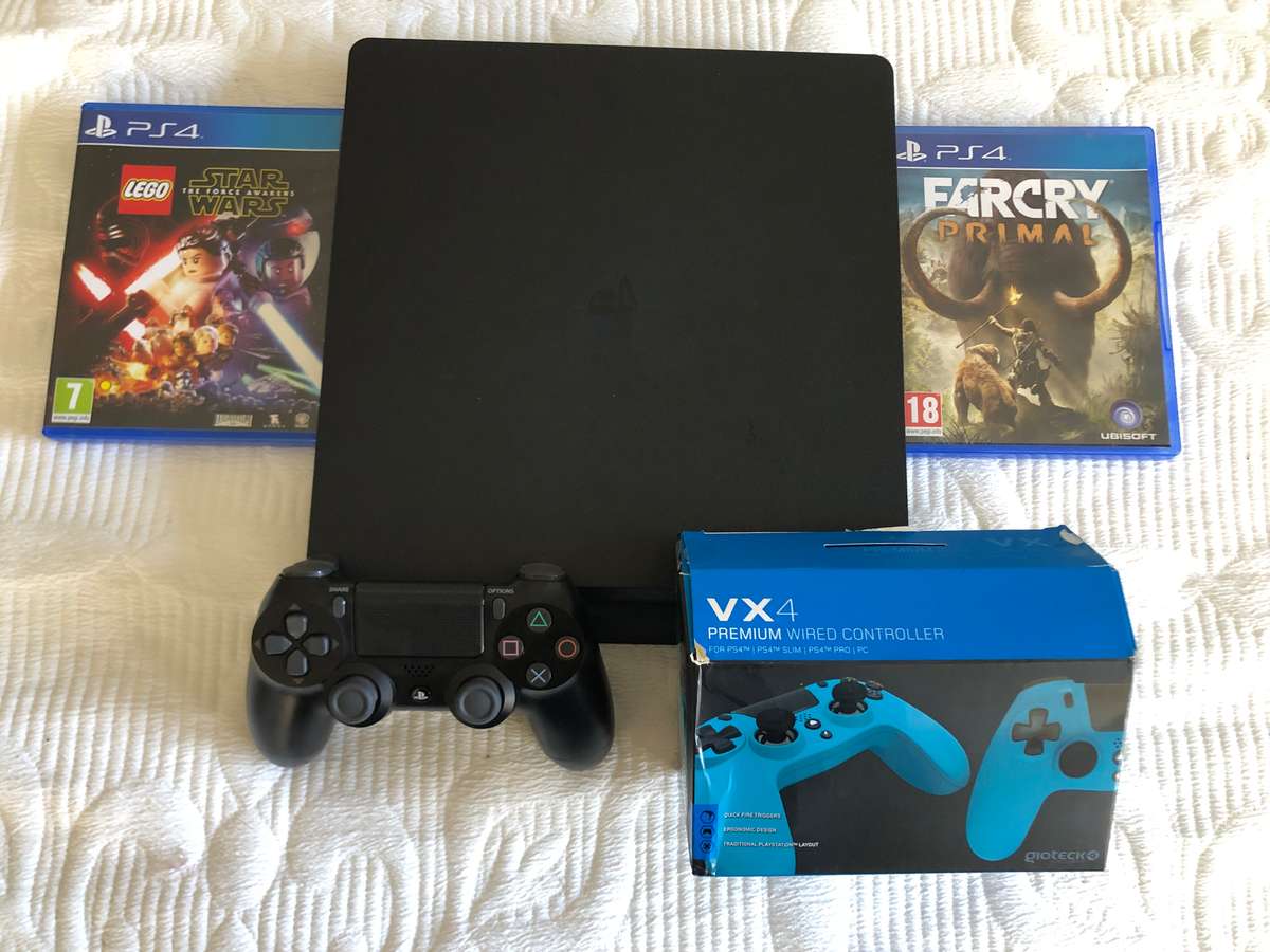 PS4 Slim 500GB With 2 Controllers & 2 Games Great Condition!