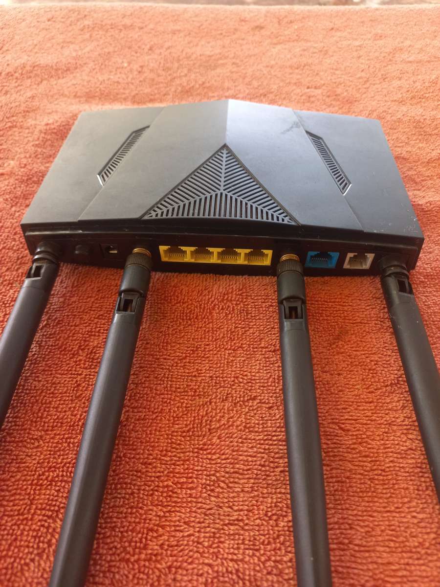 Sim card modem/router, wifi 2.4ghz & 5.8ghz - OPEN TO ALL CELL NETWORKS - D-Link-956M