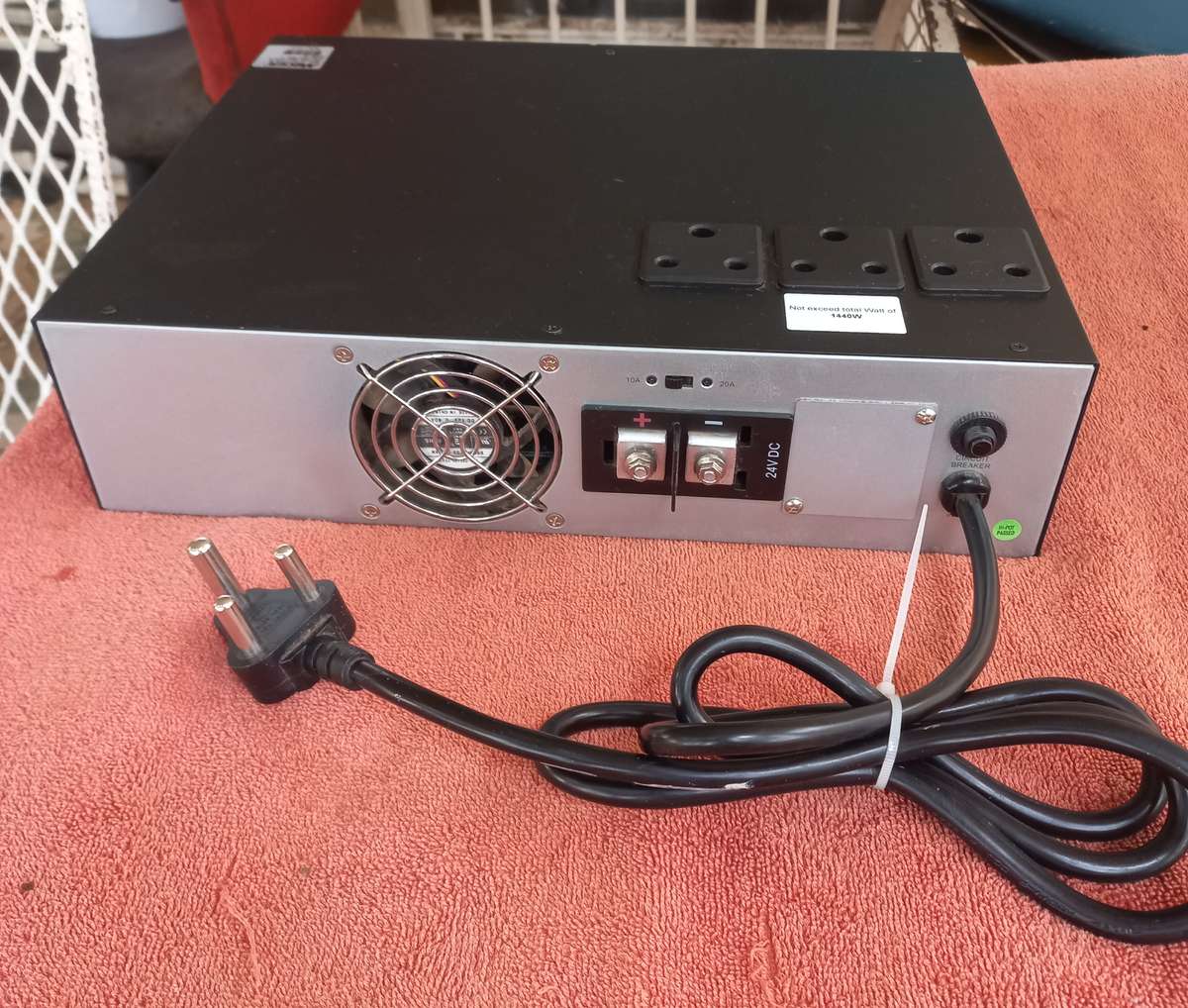 Mecer Lobo 2400VA 1440W 24V Inverter & charger - 2x 12v Batteries Required