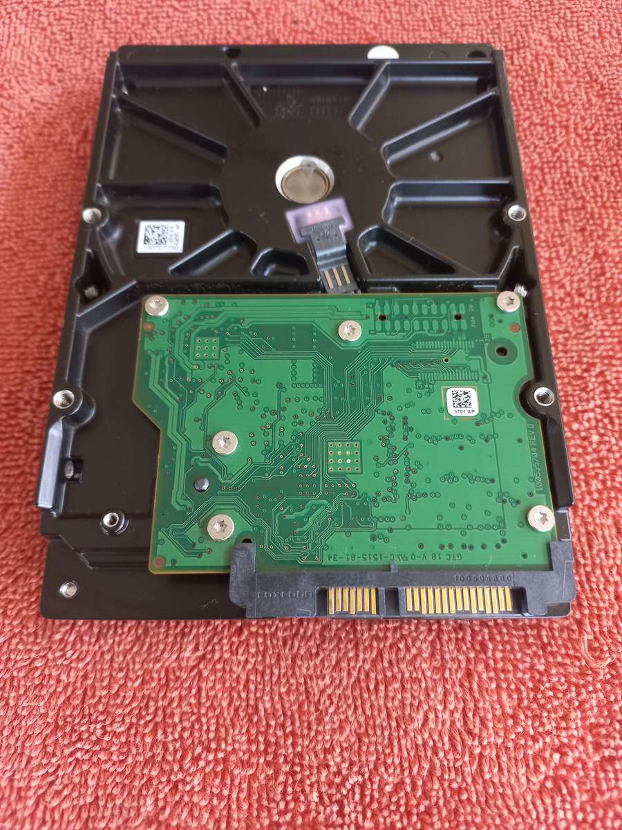 Seagate Barracuda 500gig 3.5'' sata hard drive - see photos of health report