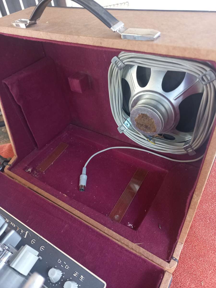 Vintage 8mm film projector Silma 240S - see photos & description