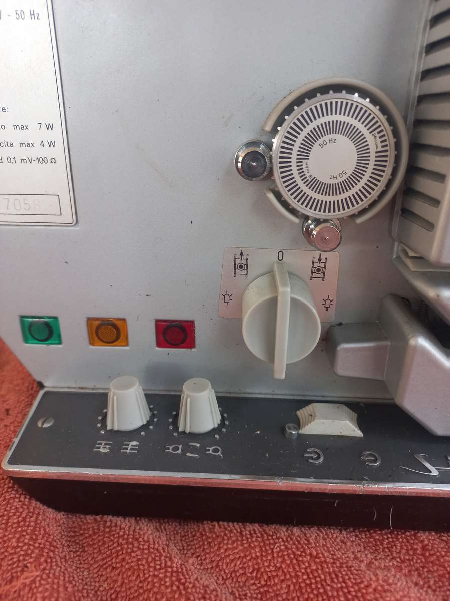 Vintage 8mm film projector Silma 240S - see photos & description