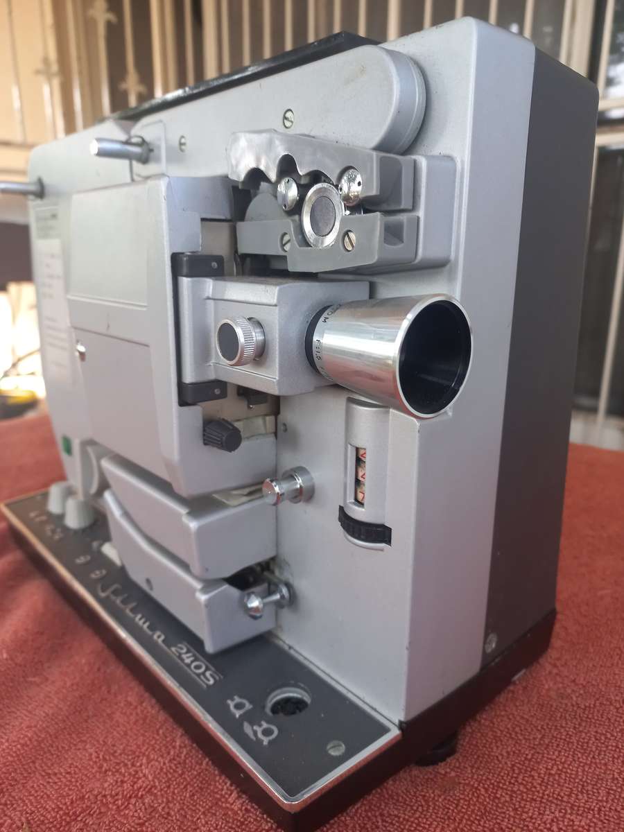 Vintage 8mm film projector Silma 240S - see photos & description