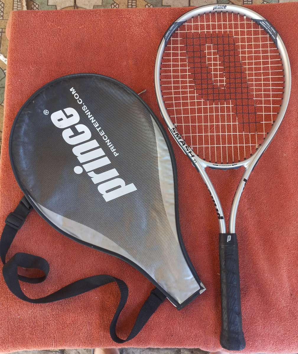 Lot of tennis & squash rackets - 1 bid for all - see photos