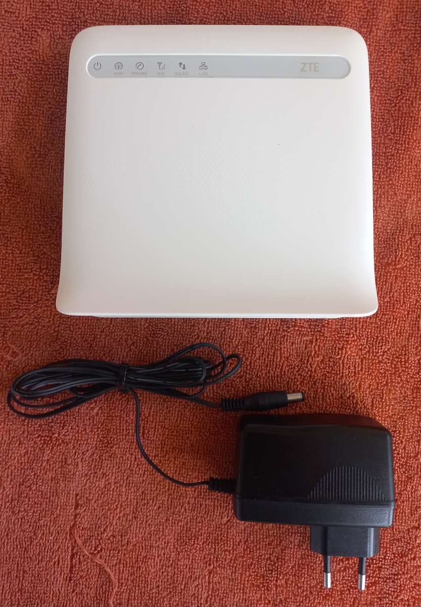 4G/LTE Sim card modem/router, wifi 2.4ghz  - OPEN TO ALL CELL NETWORKS - ZTE MF253