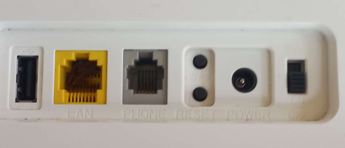 4G/LTE Sim card modem/router, wifi 2.4ghz  - OPEN TO ALL CELL NETWORKS - ZTE MF253