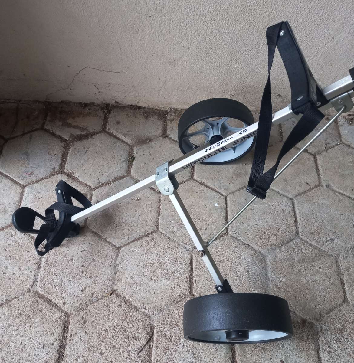 Foldable golf bag pull cart/trolley