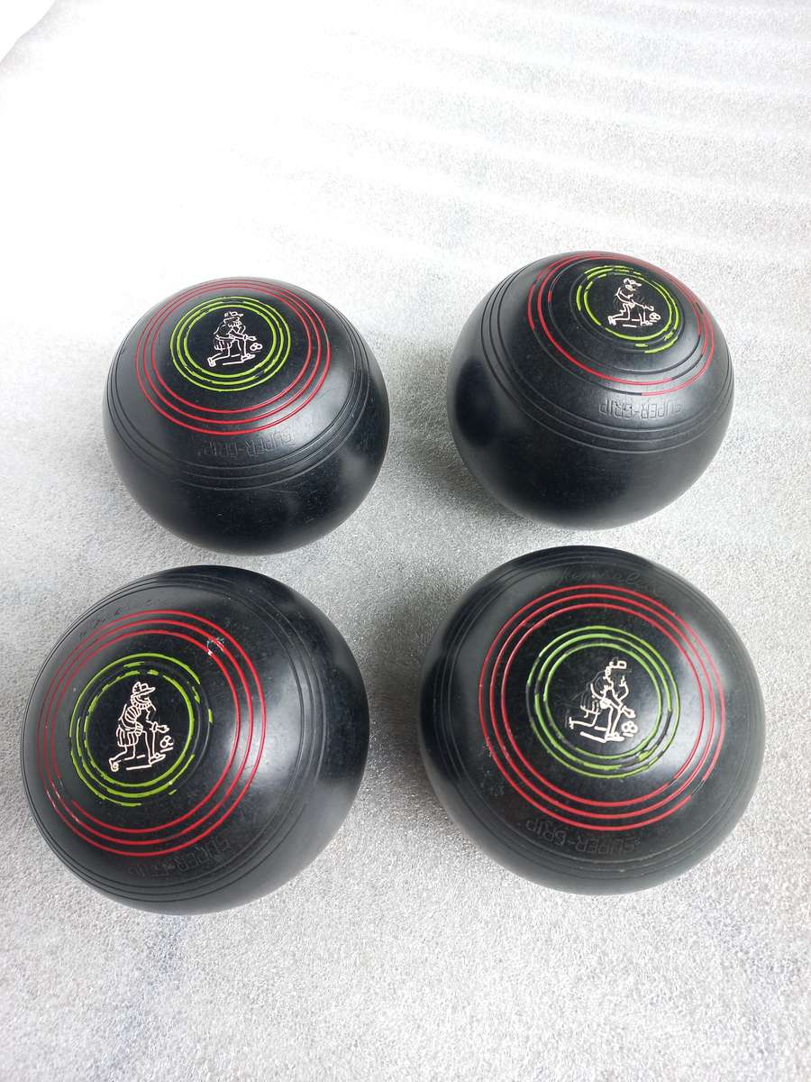 Bowls / Rolbal balls x4 Henselite Lawn Bowls Super Grip size 4 15/16 Official S.A.B.A Heavy weight