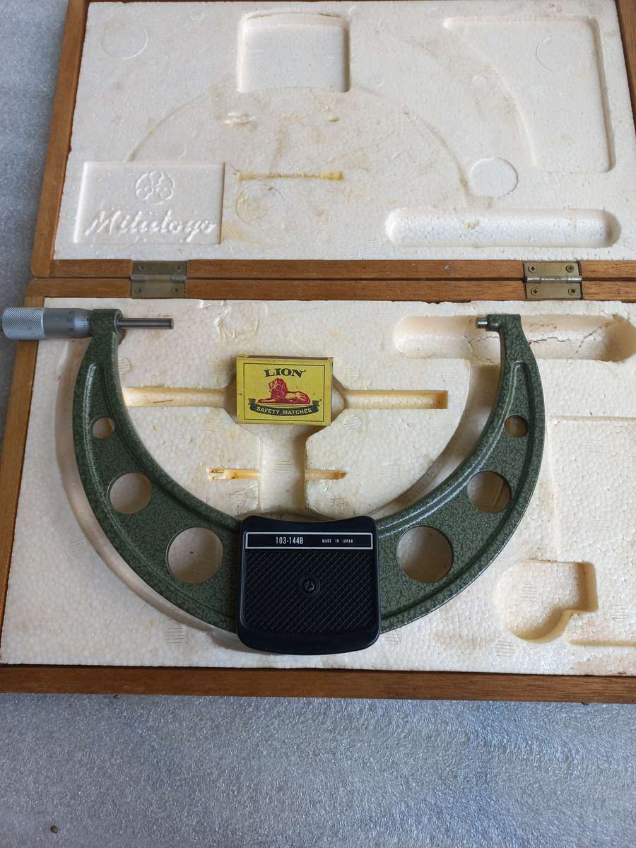 Micrometer 175mm to 200mm, 0.01mm accuracy - Mitutoyo