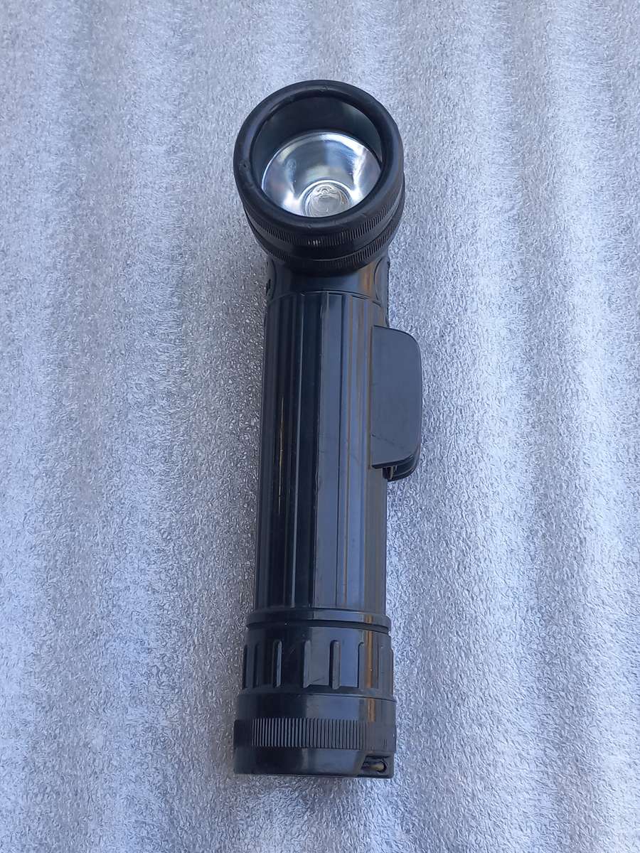 Fulton MX-991/U U.S. military right-angle flashlight