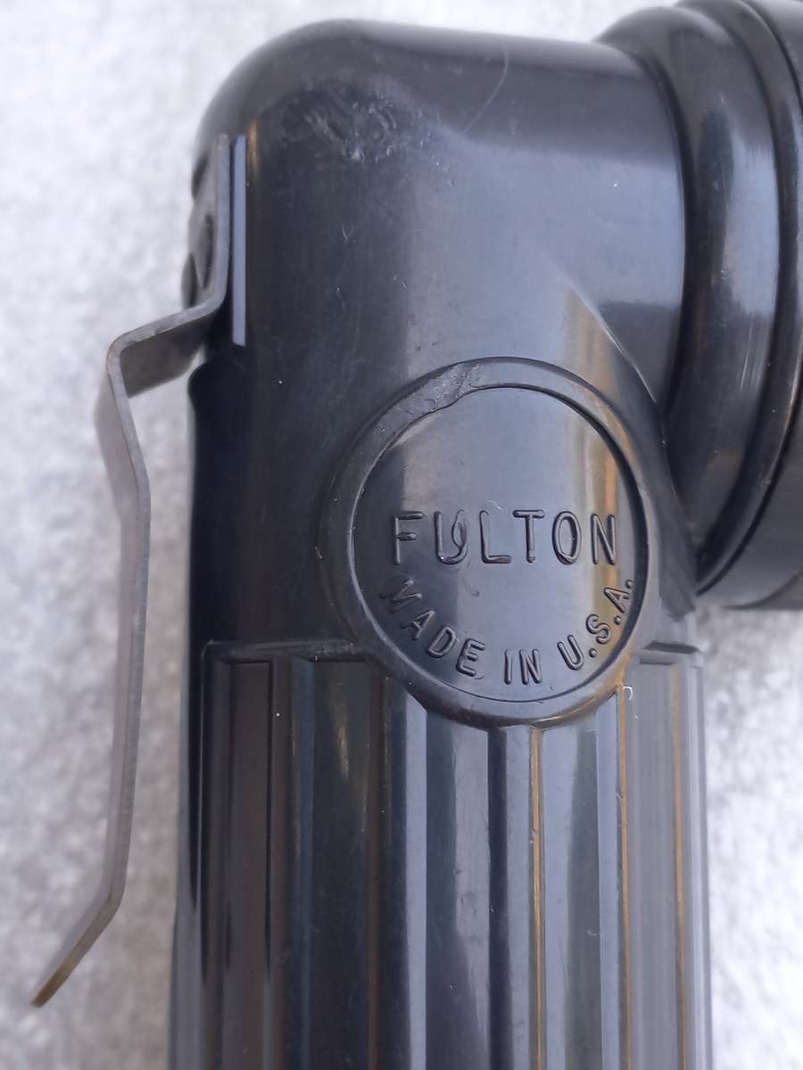 Fulton MX-991/U U.S. military right-angle flashlight
