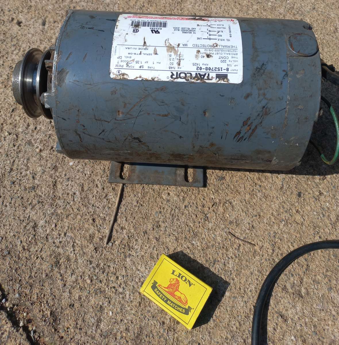 Working order - 220v, 0.20kw, 1/4hp, 1425rpm, foward & reverse  electric motor