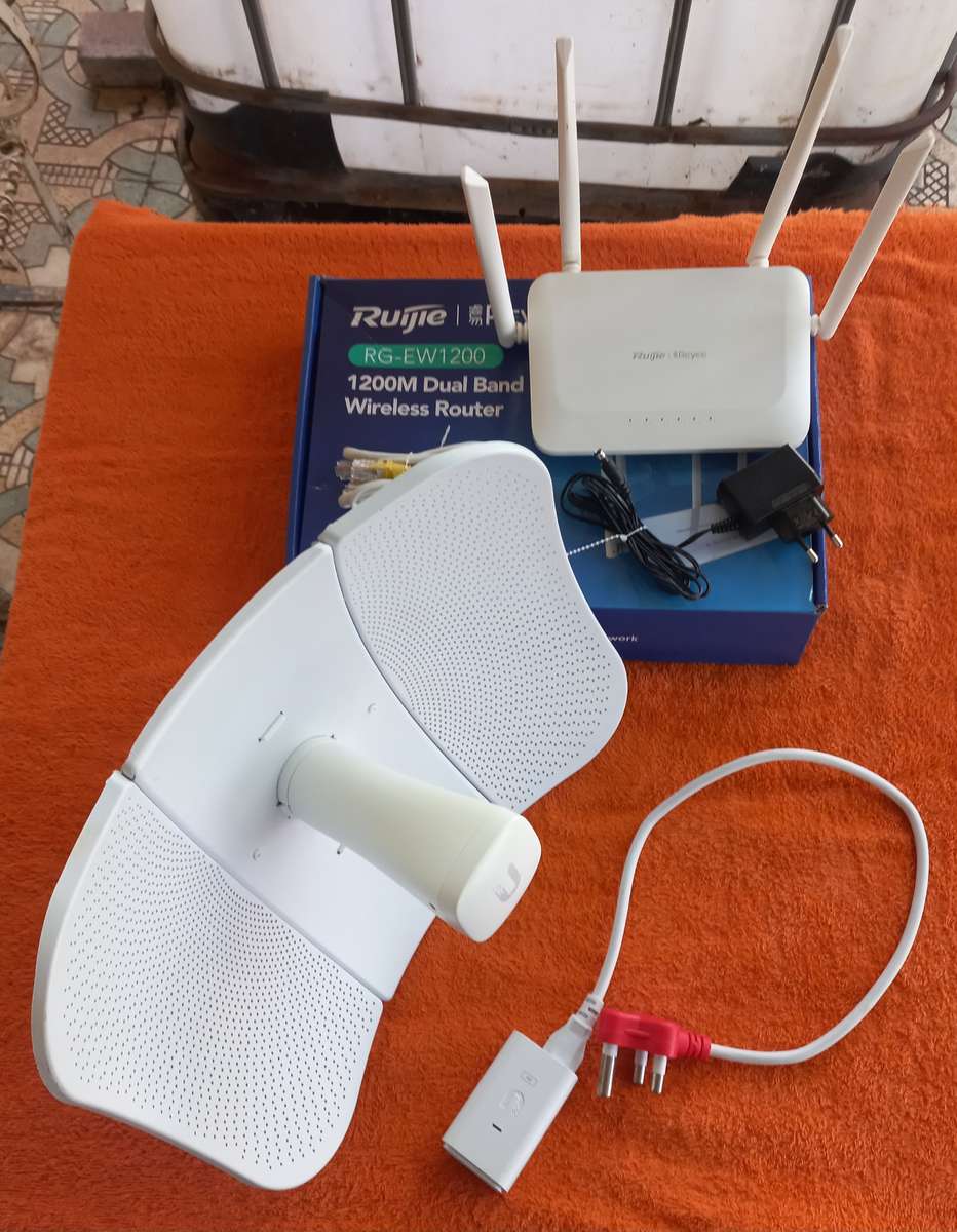 Ubiquiti 5GHz AirMAX LiteBeam AC CPE & Duel band wifi access point