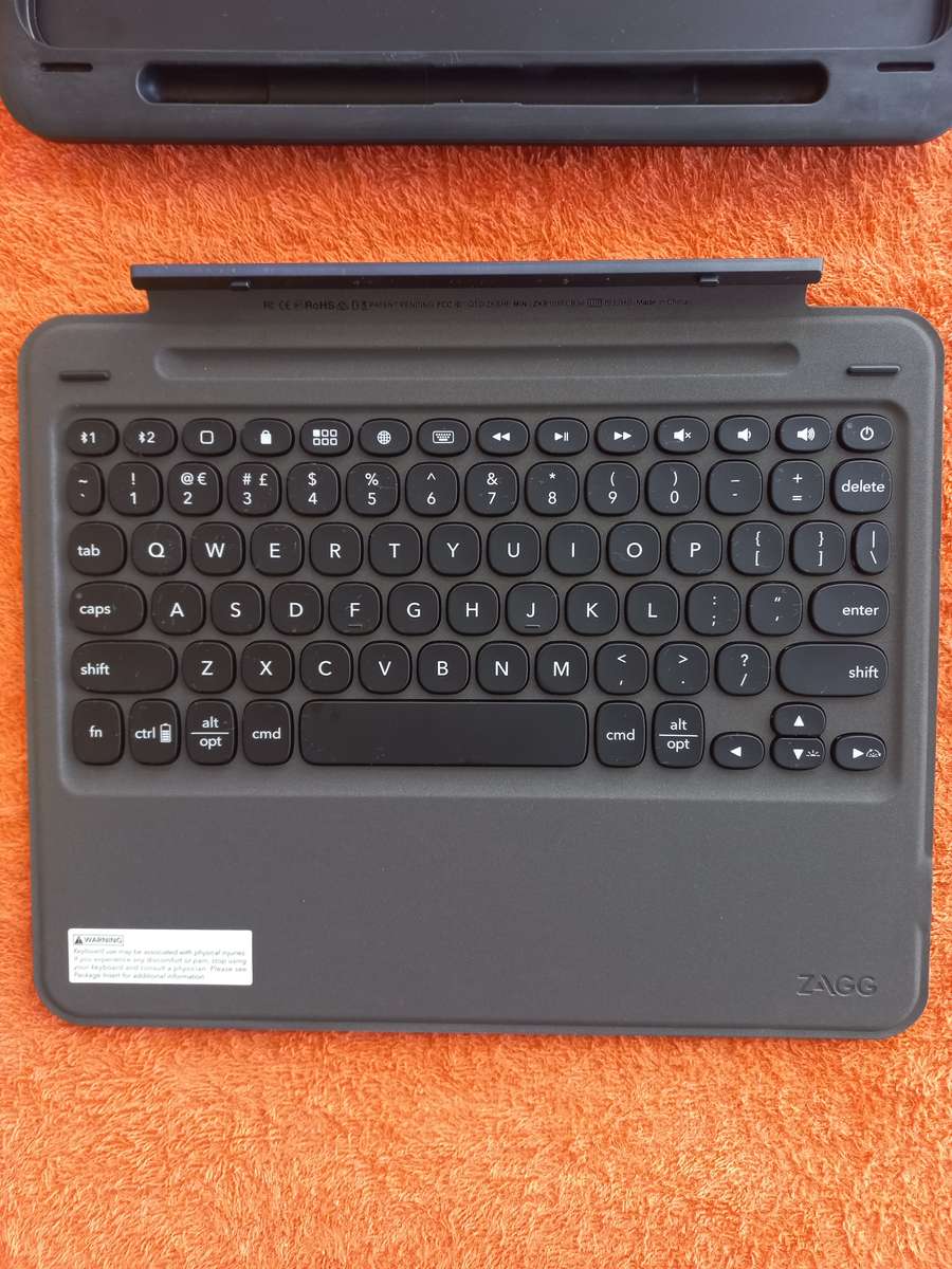 ZAGG slim book go Ultra-slim Bluetooth keyboard & Detachable case for iPad Pro 11-inch