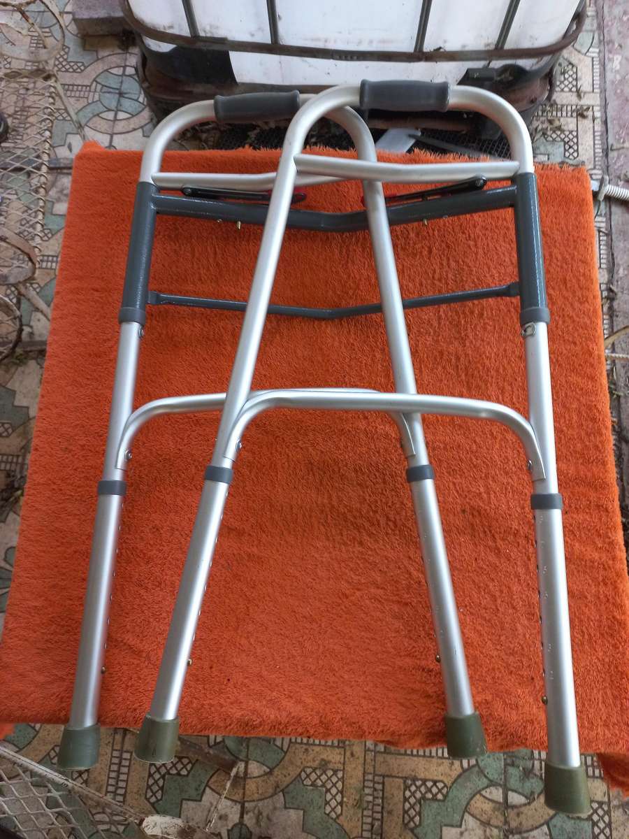 Folding Walker frame with Height Adjustable