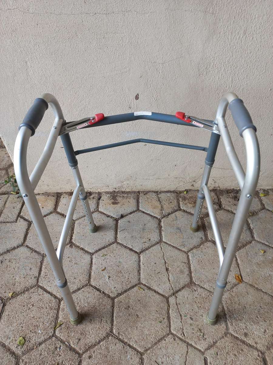Folding Walker frame with Height Adjustable