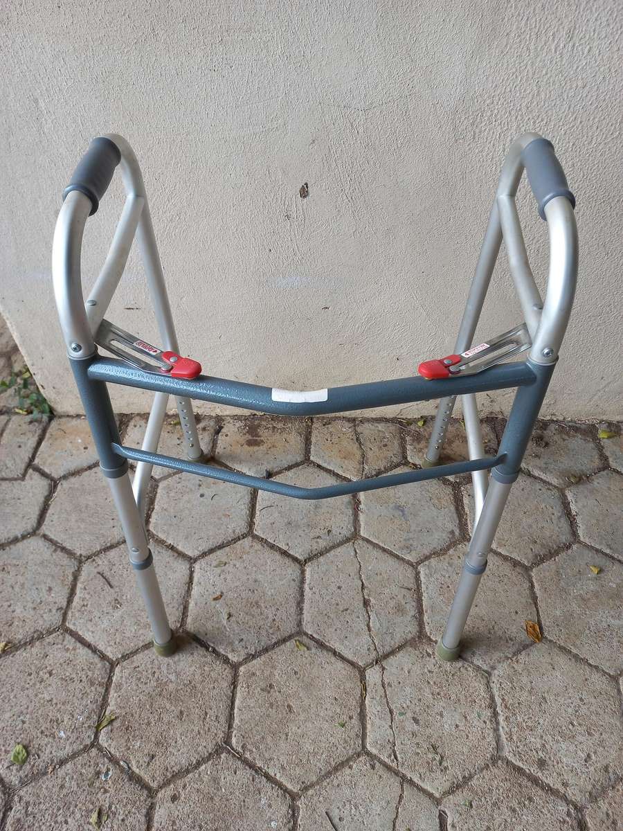 Folding Walker frame with Height Adjustable