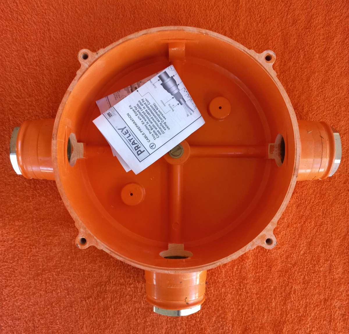 Pratley Ezee-Fit 3way cable box Min outer cable diameter of 26.4mm & max 34.7mm