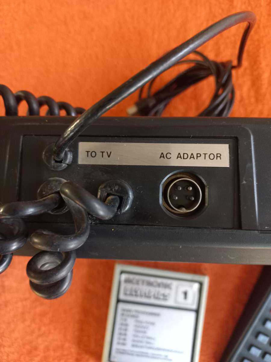 Retro gaming console & game  Acetronic MPU-1000 year 1978 (no power supply) - read description