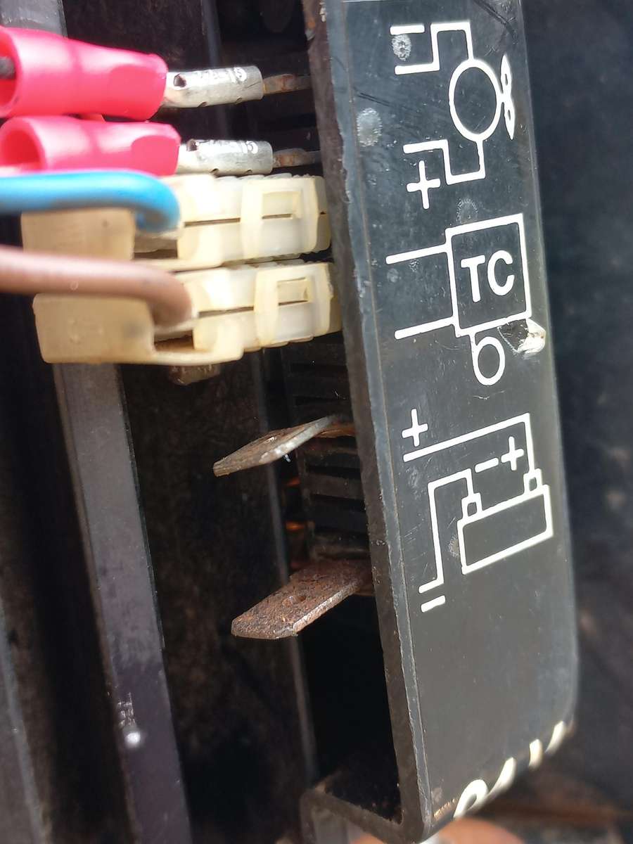 24vdc fridge with small freezer compartment - see photos & description