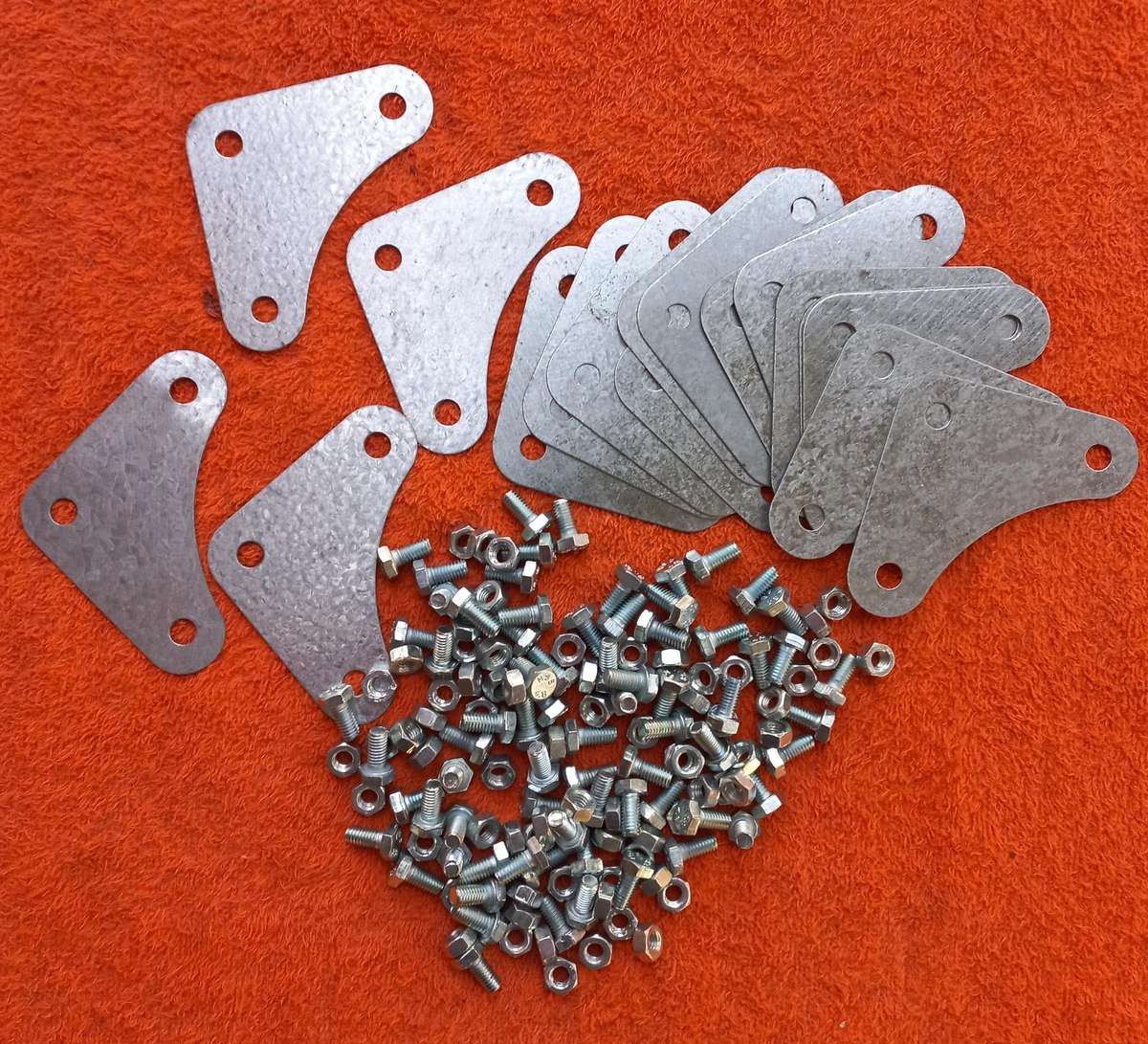 Support brackets for steel shelving corners