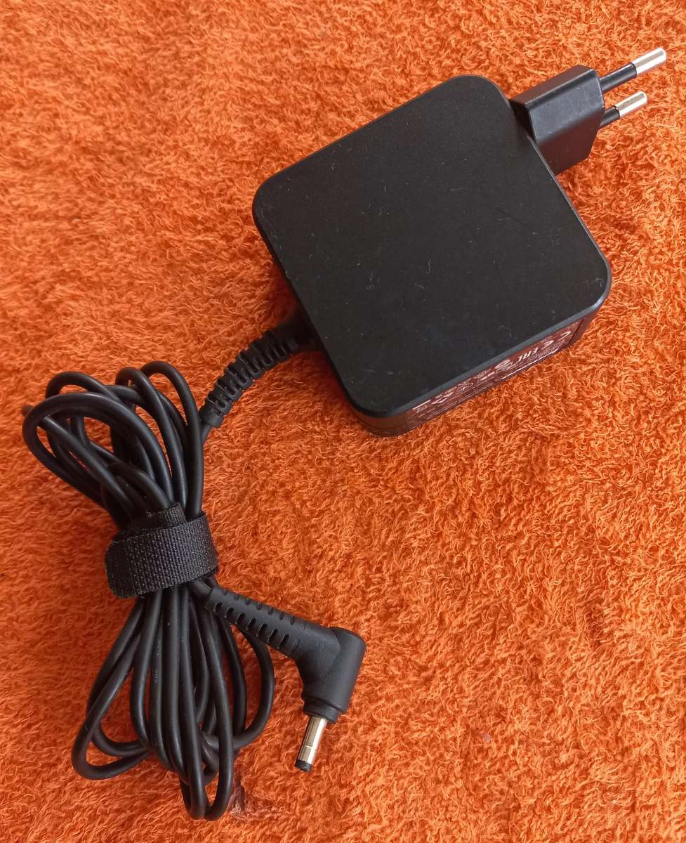 Lenovo original charger ADP-45DW C - small pin - see photos for information