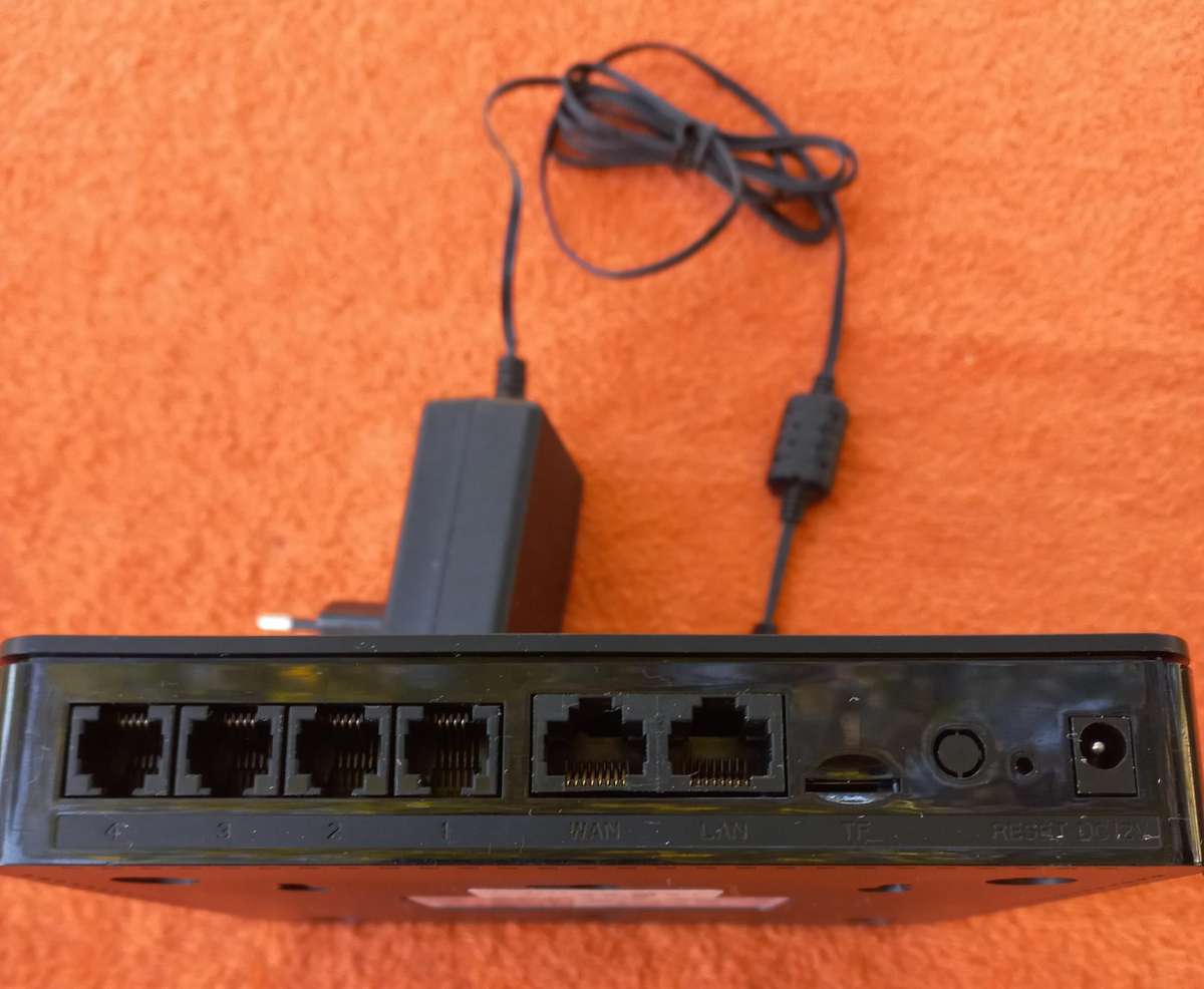 Yeastar S20 VoIP PBX telephone system