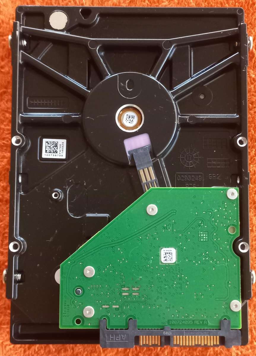 2tb 3.5'' sata hard drive - Seagate - 100% health & performance