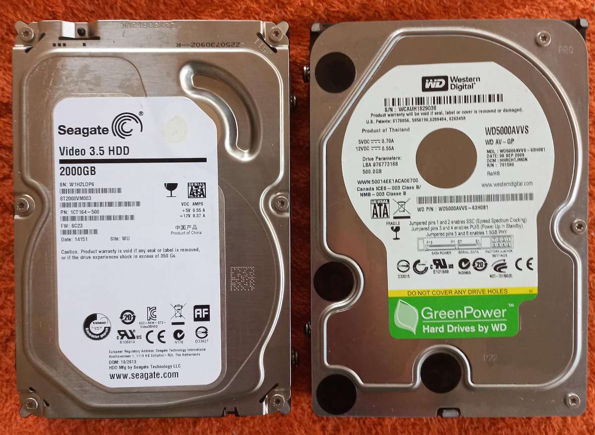2x SATA 3.5'' hardrive lot - 2tb & 500gig