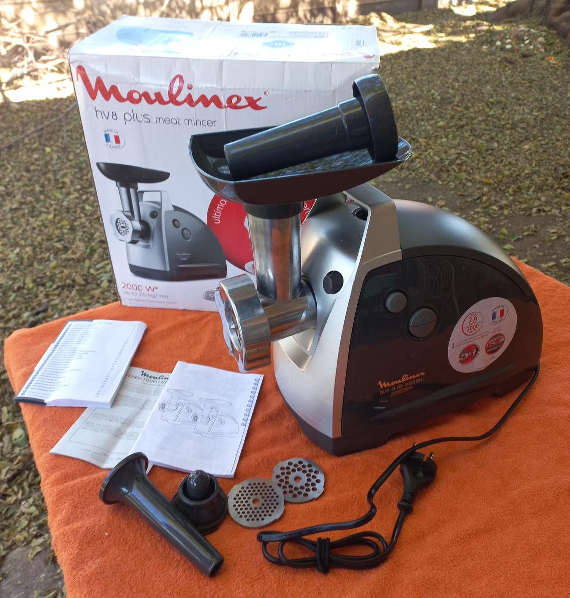 Moulinex Meat Mincer Hv8 - 2000W, 2.6 Kg/Min - ME682832
