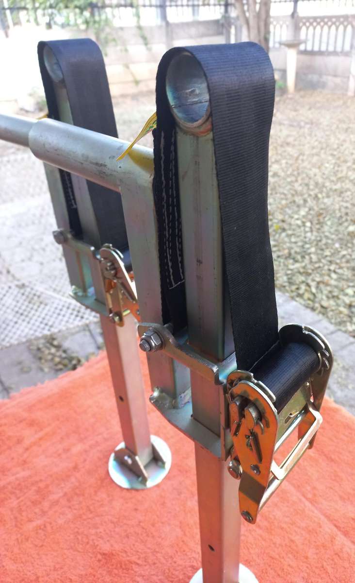 Stabilizer / Leveling jack x2 from ECHO 4x4 Centre - like new