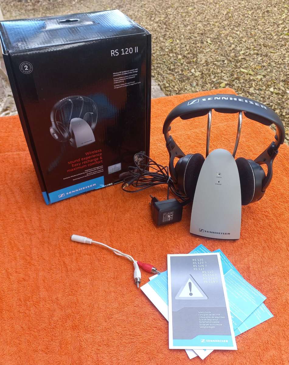 Sennheiser RS120 ll wireless headphones  see photos for more information