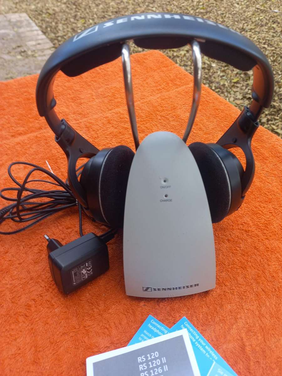 Sennheiser RS120 ll wireless headphones  see photos for more information