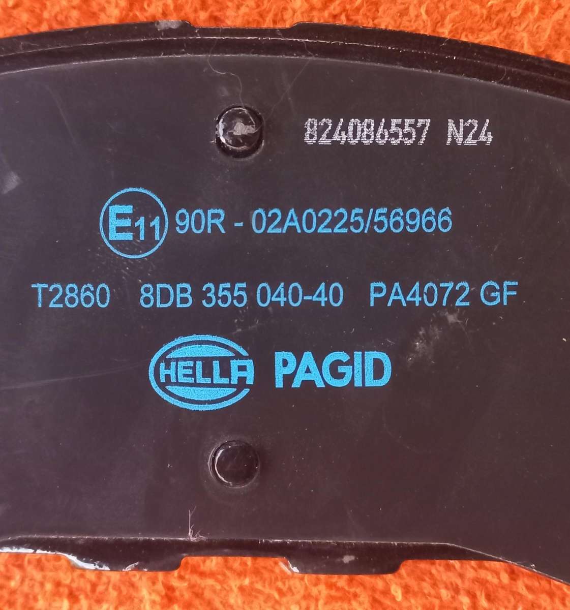 New brake pads - Front - Ford Ranger 2011 till present & Ford Everest 2015 till present (Box damaged